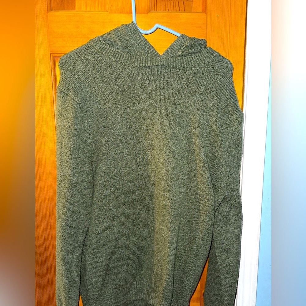 GREEN MEN SWEATER WITH HOOD